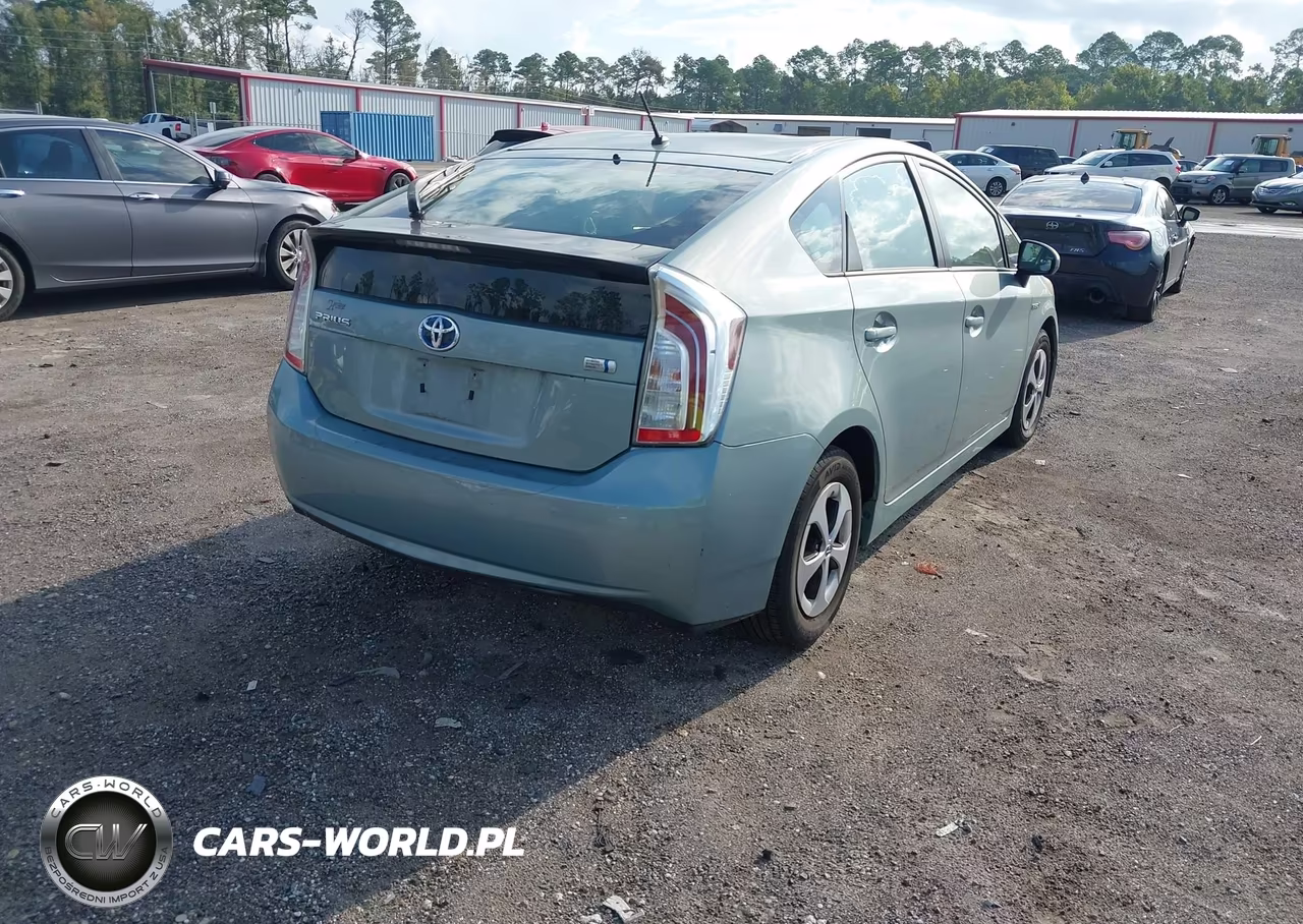 2013 Toyota Prius Two VIN:JTDKN3DU5D1676274 - 4