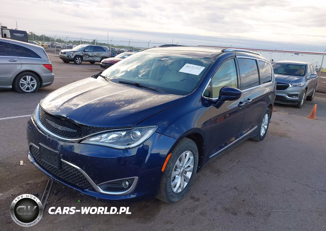 2018 Chrysler Pacifica Touring L VIN:2C4RC1BG1JR193166 - 2