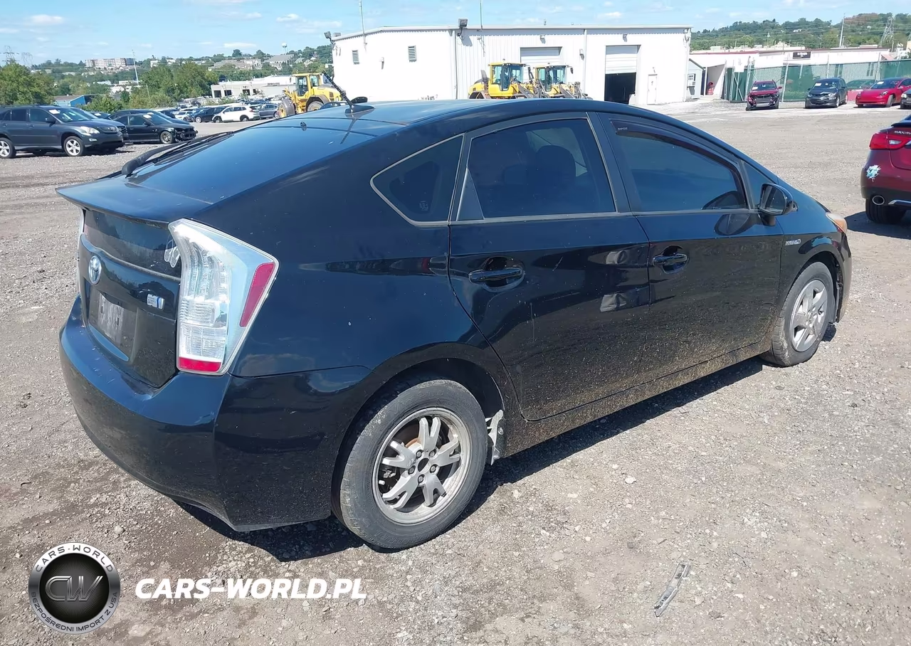 2011 Toyota Prius Two VIN:JTDKN3DU3B1403069 - 4