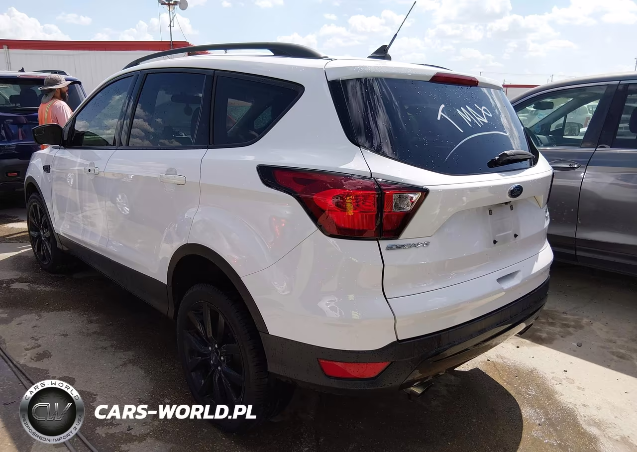 2019 Ford Escape Se VIN:1FMCU0GD8KUA40926 - 3