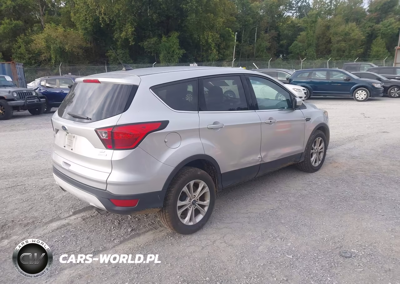 2019 Ford Escape Se VIN:1FMCU0GD5KUB19938 - 4