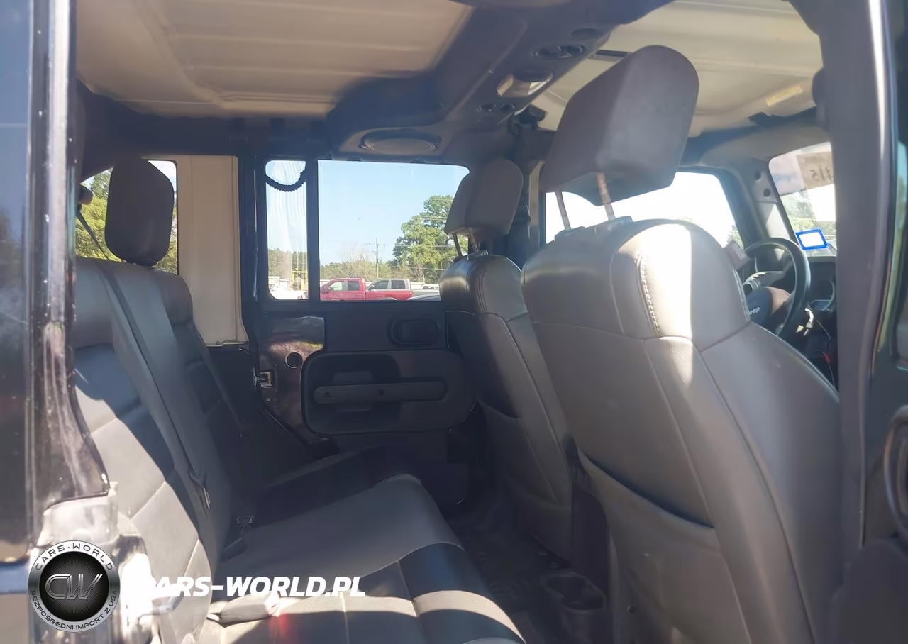 2010 Jeep Wrangler Unlimited Sahara VIN:1J4HB5H12AL200248 - 8