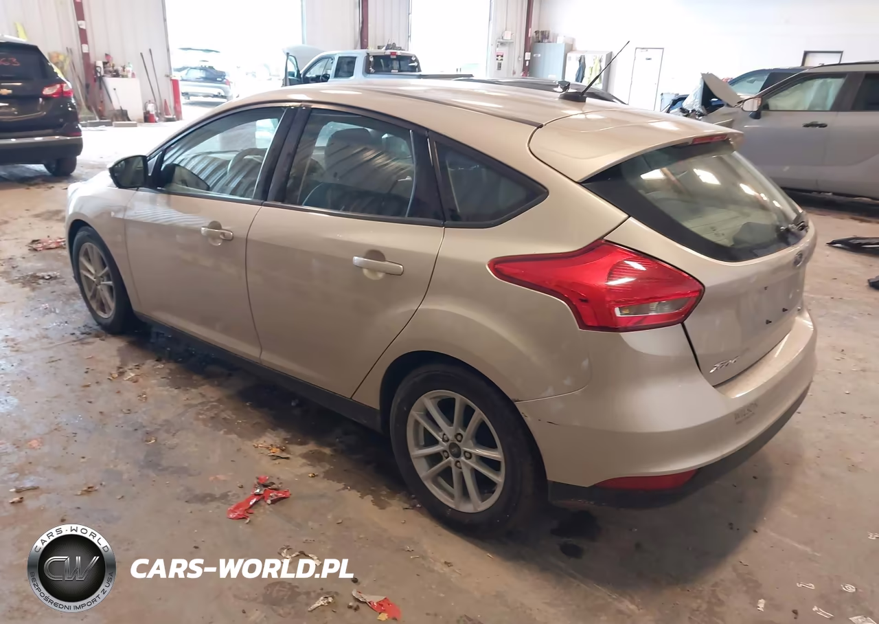 2017 Ford Focus Se VIN:1FADP3K20HL341153 - 3