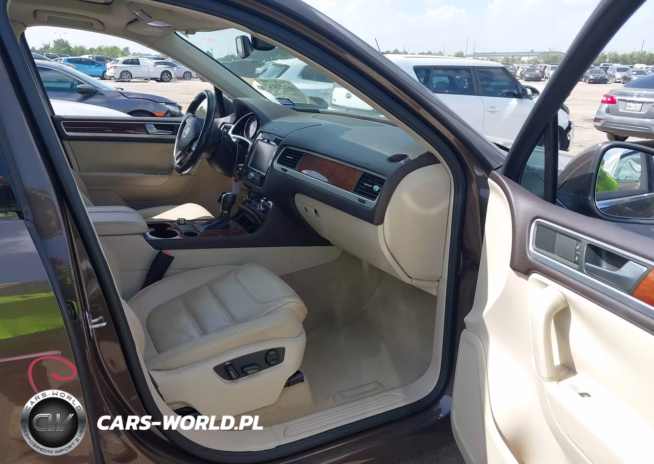 2013 Volkswagen Touareg Tdi Lux VIN:WVGEP9BP9DD003358 - 5