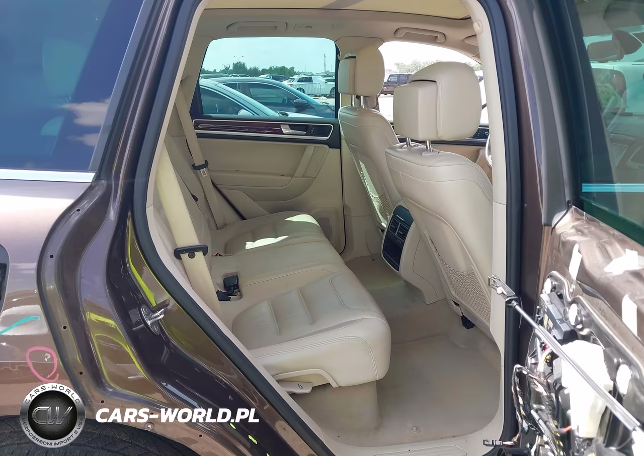 2013 Volkswagen Touareg Tdi Lux VIN:WVGEP9BP9DD003358 - 8
