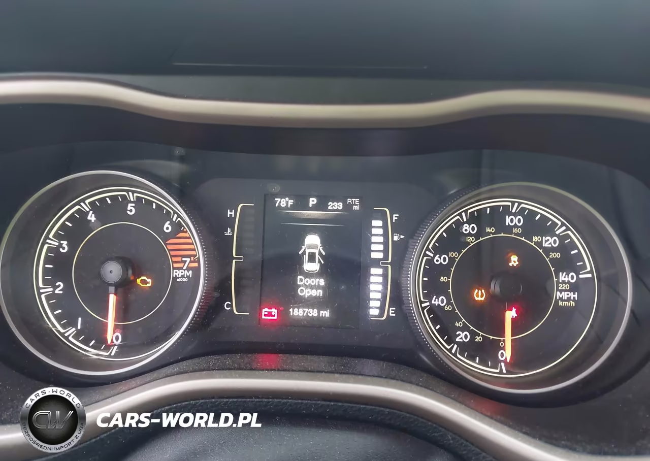 2016 Jeep Cherokee Latitude VIN:1C4PJLCB5GW355988 - 7