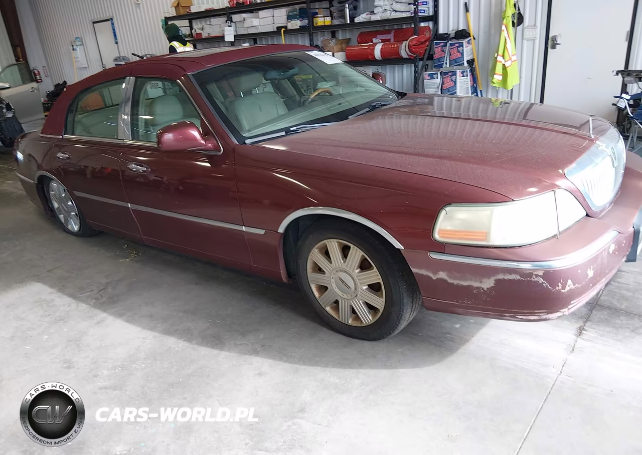 2004 Lincoln Town Car Ultimate – zdjęcie 1 z 11