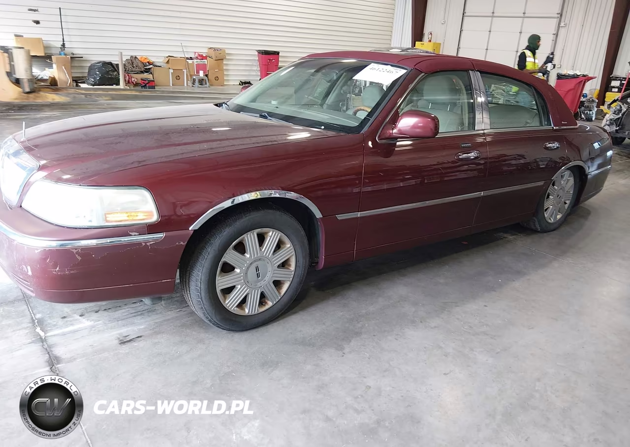 2004 Lincoln Town Car Ultimate VIN:1LNHM83W74Y620966 - 2