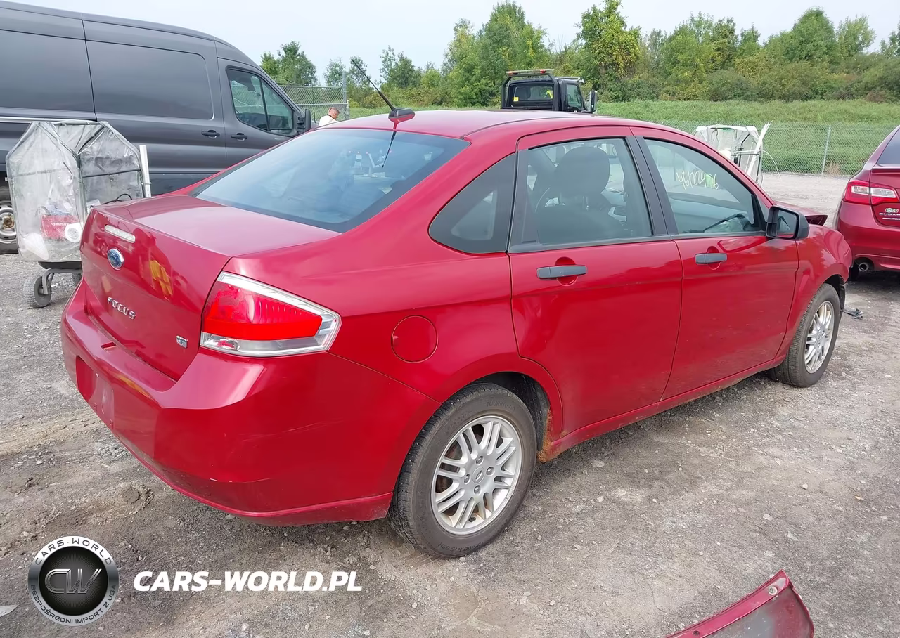 2011 Ford Focus Se VIN:1FAHP3FN4BW114723 - 4