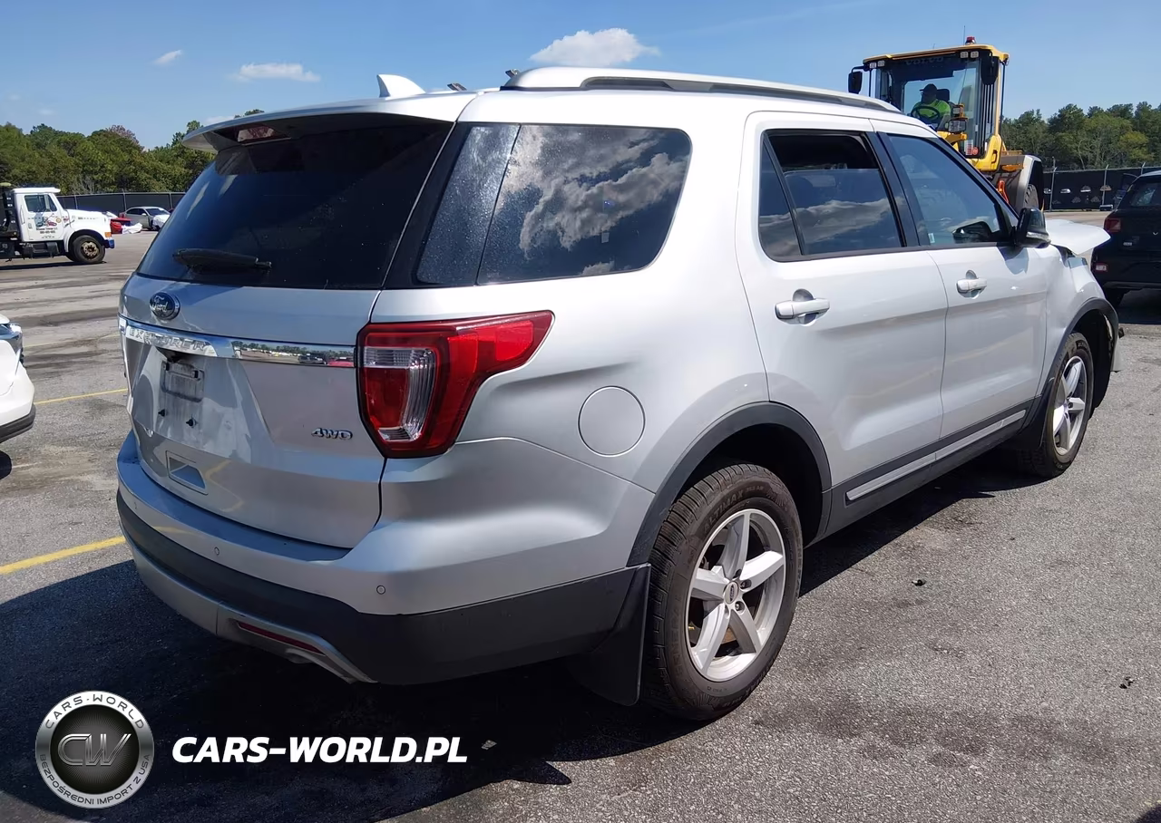 2017 Ford Explorer Xlt VIN:1FM5K8D80HGE32052 - 4