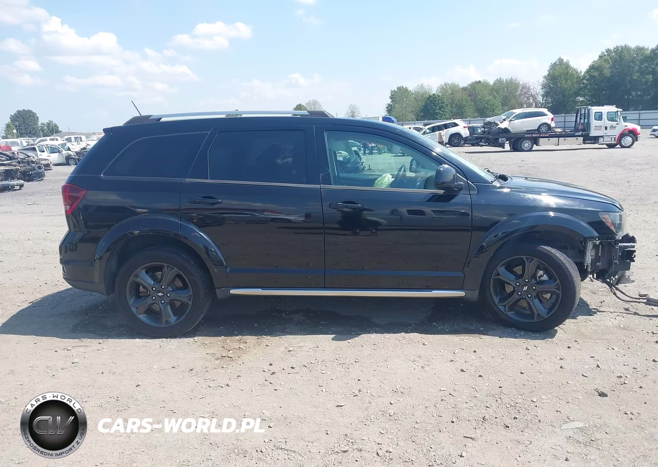 2018 Dodge Journey Crossroad VIN:3C4PDCGG8JT219381 - 14