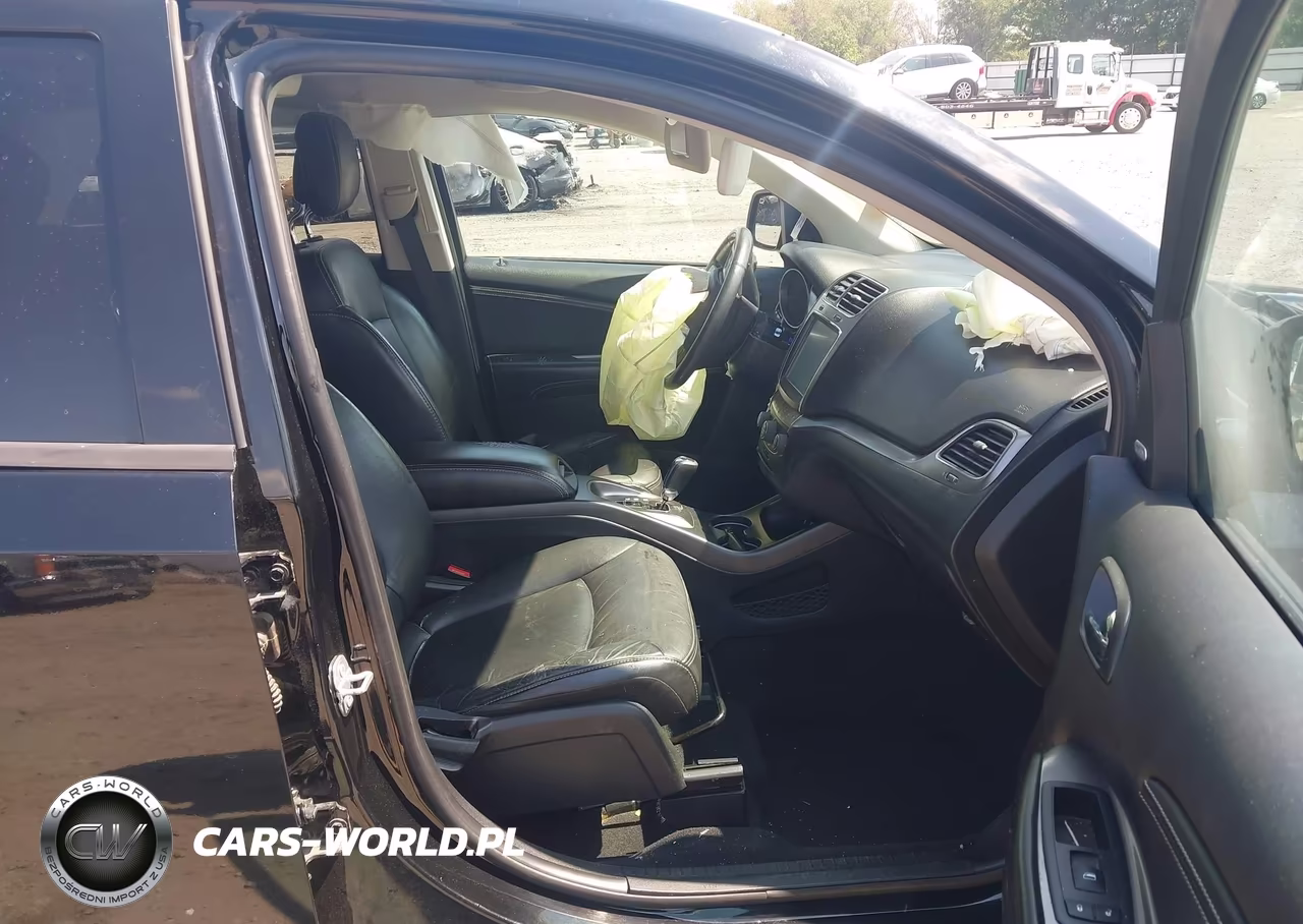 2018 Dodge Journey Crossroad VIN:3C4PDCGG8JT219381 - 5