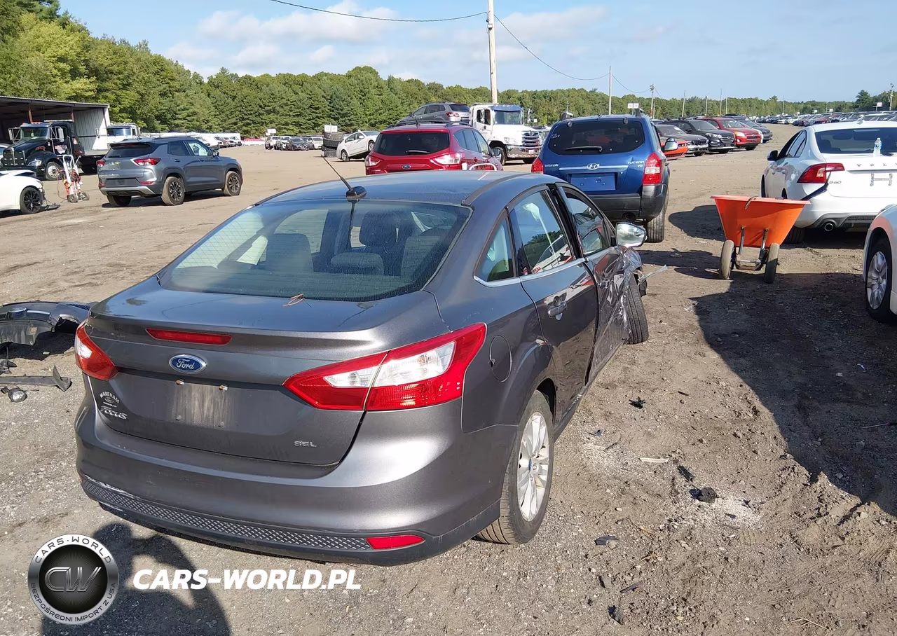 2012 Ford Focus Sel VIN:1FAHP3H29CL196163 - 4