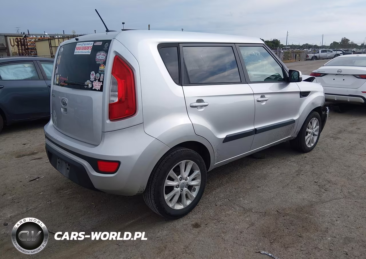 2012 Kia Soul + VIN:KNDJT2A6XC7353030 - 4