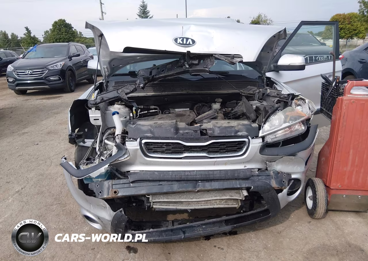 2012 Kia Soul + VIN:KNDJT2A6XC7353030 - 6