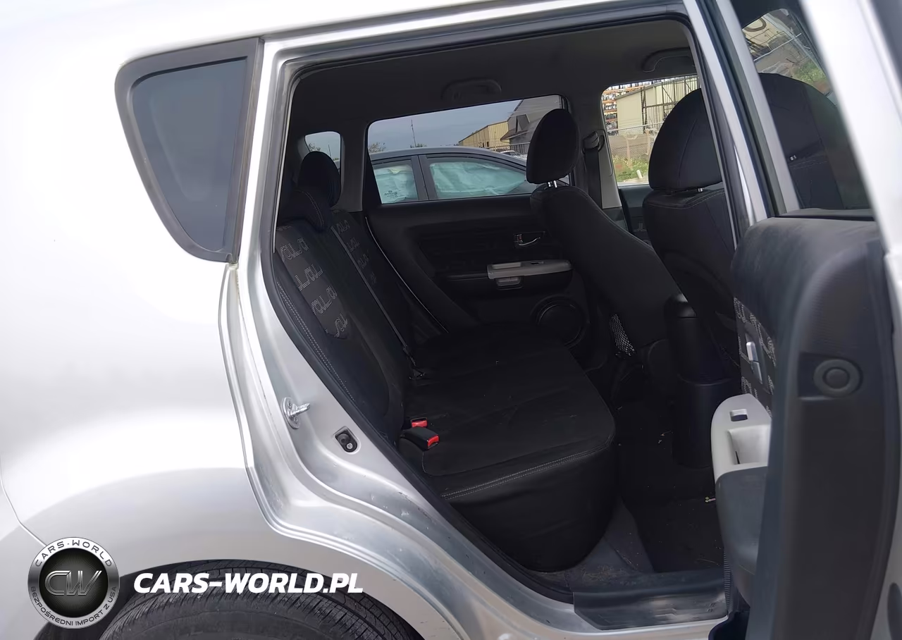 2012 Kia Soul + VIN:KNDJT2A6XC7353030 - 8