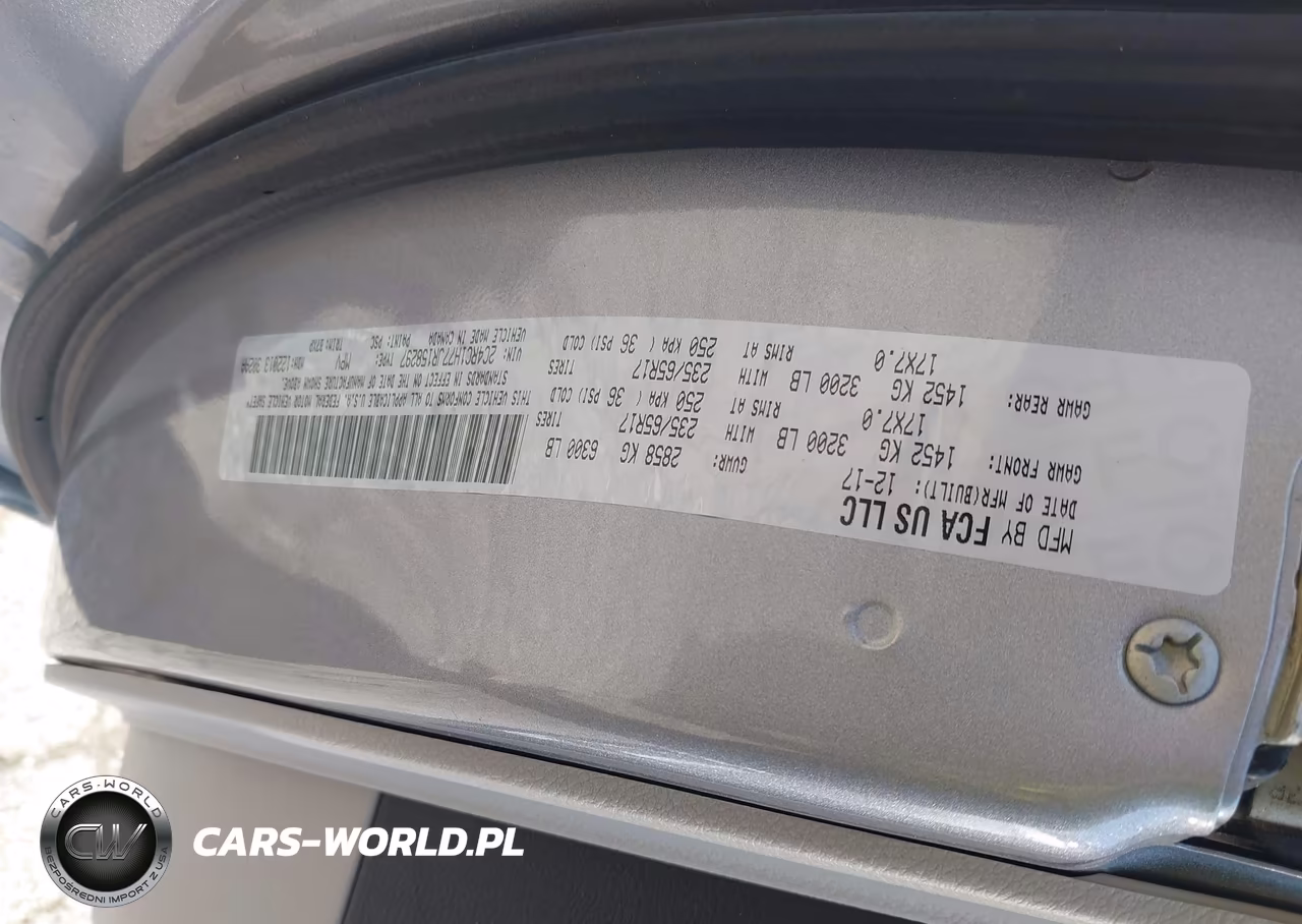 2018 Chrysler Pacifica Hybrid Touring Plus VIN:2C4RC1H77JR158297 - 9
