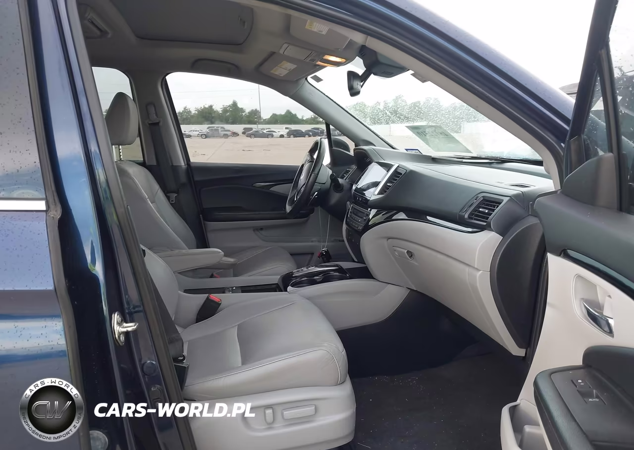 2017 Honda Pilot Touring VIN:5FNYF5H93HB030916 - 5