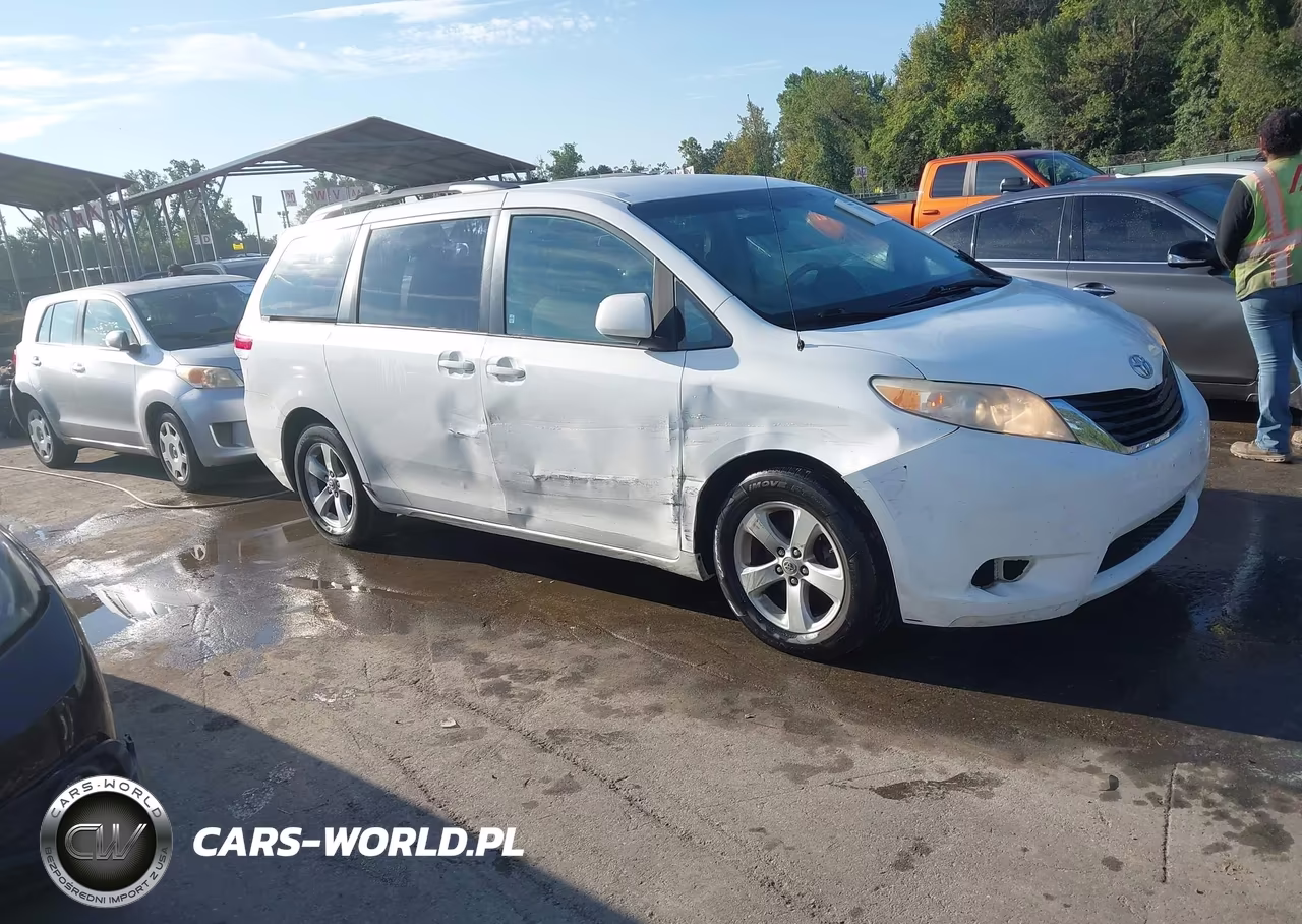 2011 Toyota Sienna Le V6