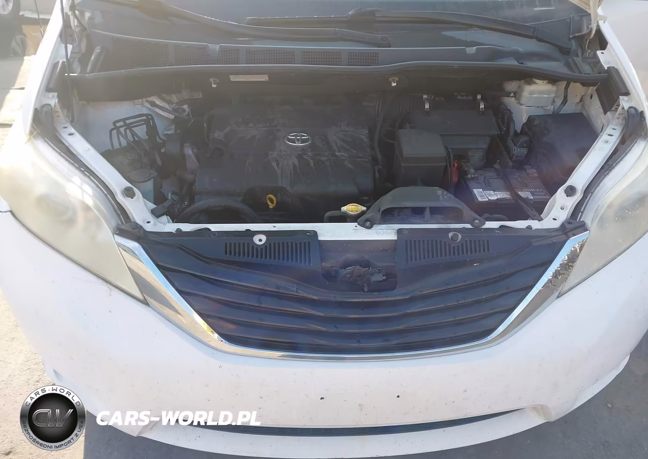 2011 Toyota Sienna Le V6 VIN:5TDKK3DC6BS009021 - 10