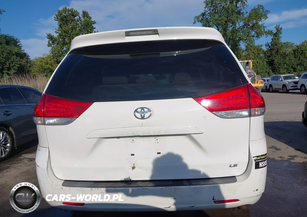 2011 Toyota Sienna Le V6 VIN:5TDKK3DC6BS009021 - 16