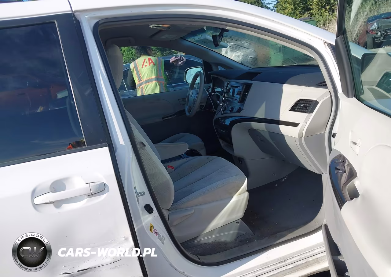 2011 Toyota Sienna Le V6 VIN:5TDKK3DC6BS009021 - 5