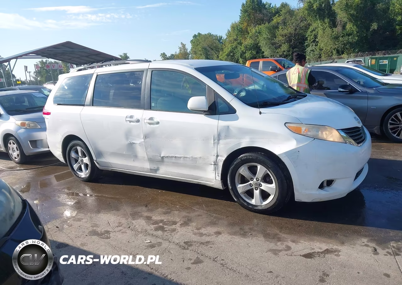2011 Toyota Sienna Le V6 VIN:5TDKK3DC6BS009021 - 6