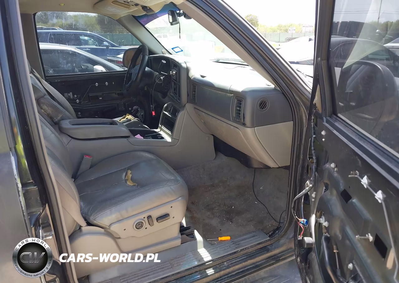 2004 Chevrolet Tahoe Lt VIN:1GNEC13T94R278025 - 5