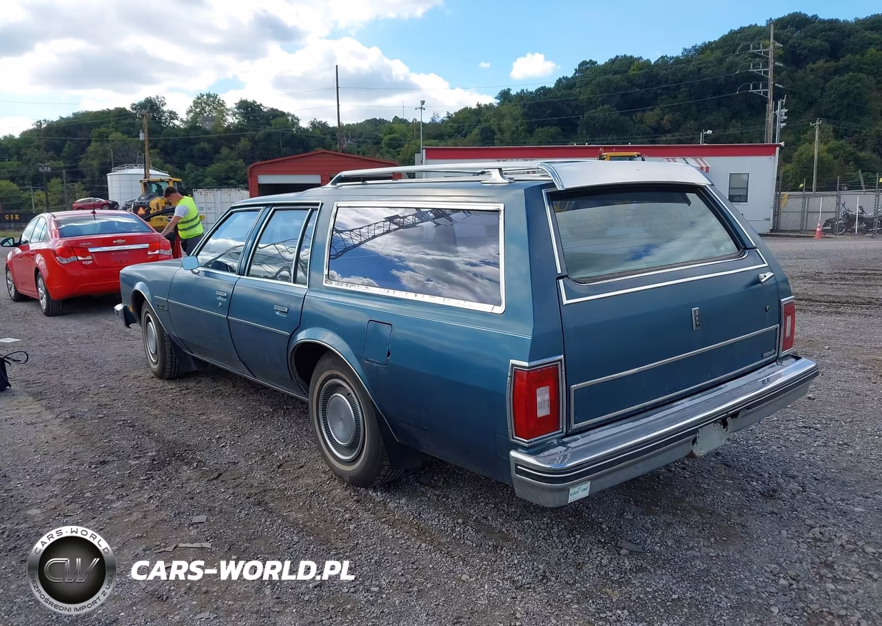 1977 Oldsmobile Custom Cruiser VIN:3Q35K7X193122 - 3