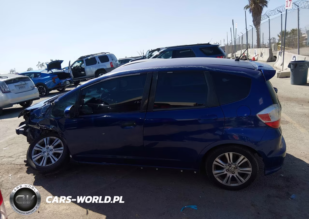 2010 Honda Fit Sport VIN:JHMGE8H45AS012591 - 14