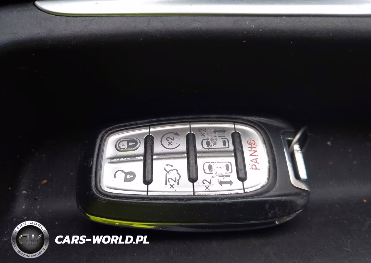 2017 Chrysler Pacifica Touring-L VIN:2C4RC1BG1HR539971 - 11