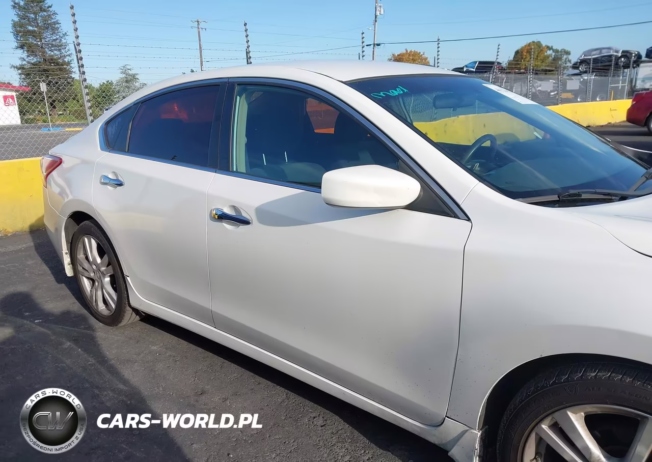 2013 Nissan Altima 3.5 S VIN:1N4BL3AP8DN543110 - 13