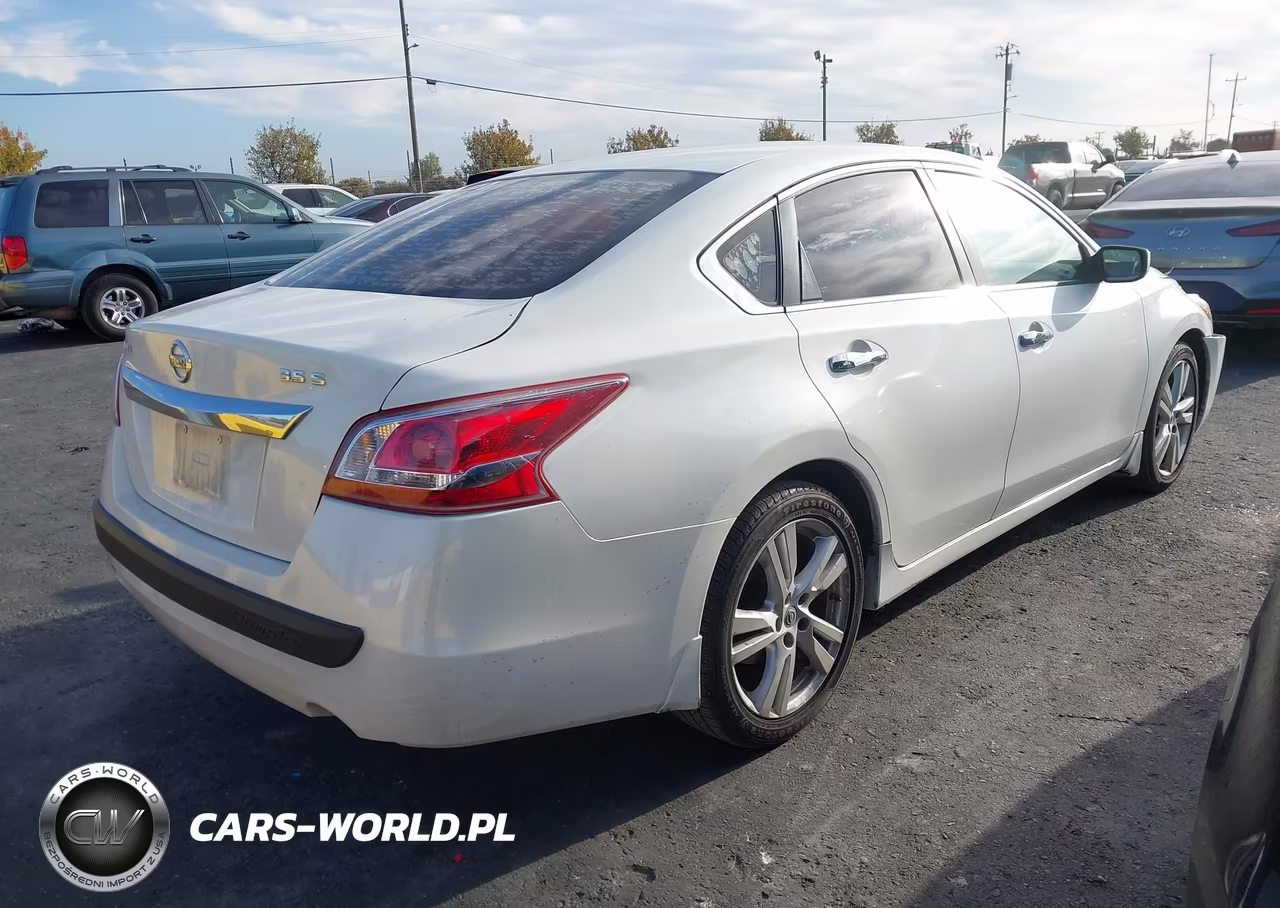 2013 Nissan Altima 3.5 S VIN:1N4BL3AP8DN543110 - 4