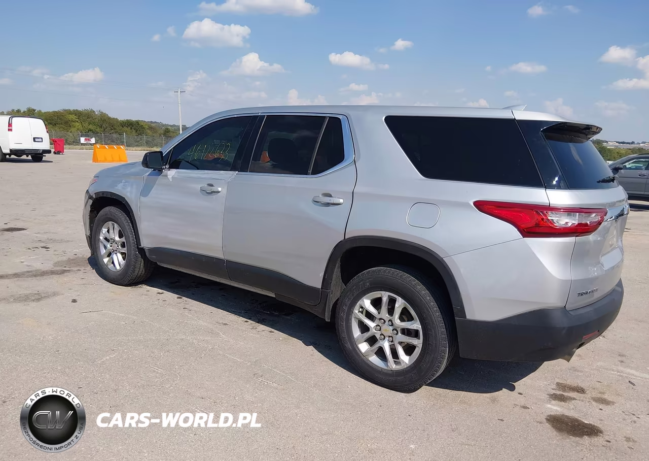 2019 Chevrolet Traverse Ls VIN:1GNERFKW3KJ227980 - 3