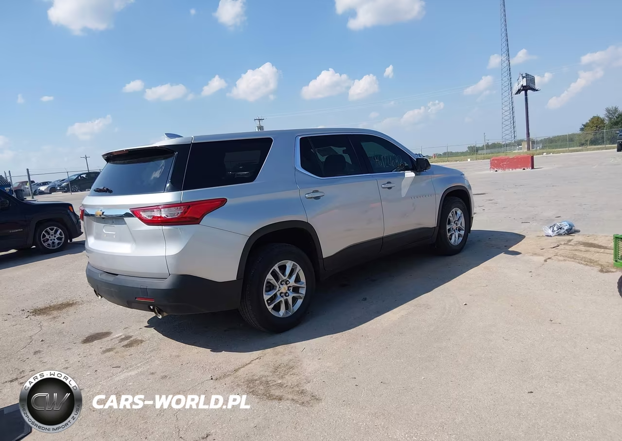 2019 Chevrolet Traverse Ls VIN:1GNERFKW3KJ227980 - 4