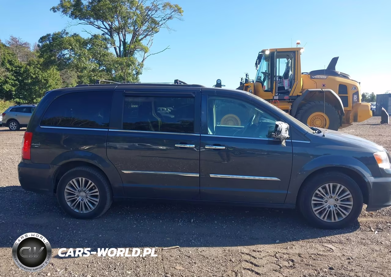 2014 Chrysler Town & Country Touring-L VIN:2C4RC1CG5ER330355 - 13