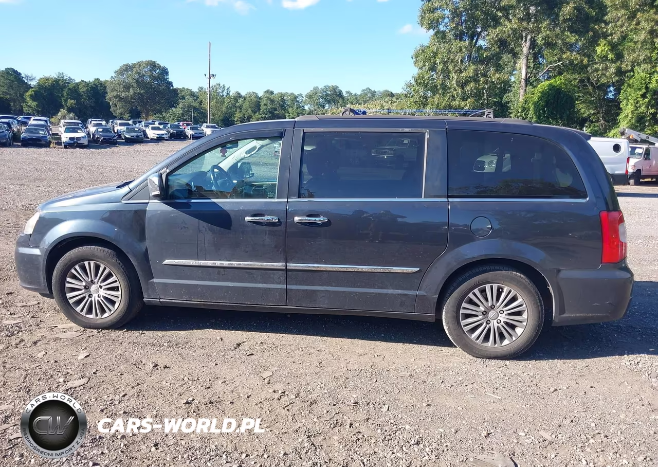 2014 Chrysler Town & Country Touring-L VIN:2C4RC1CG5ER330355 - 14