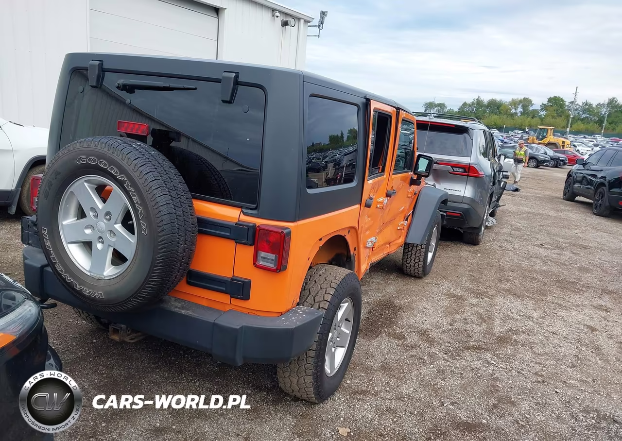 2012 Jeep Wrangler Unlimited Sport VIN:1C4HJWDG0CL208571 - 4