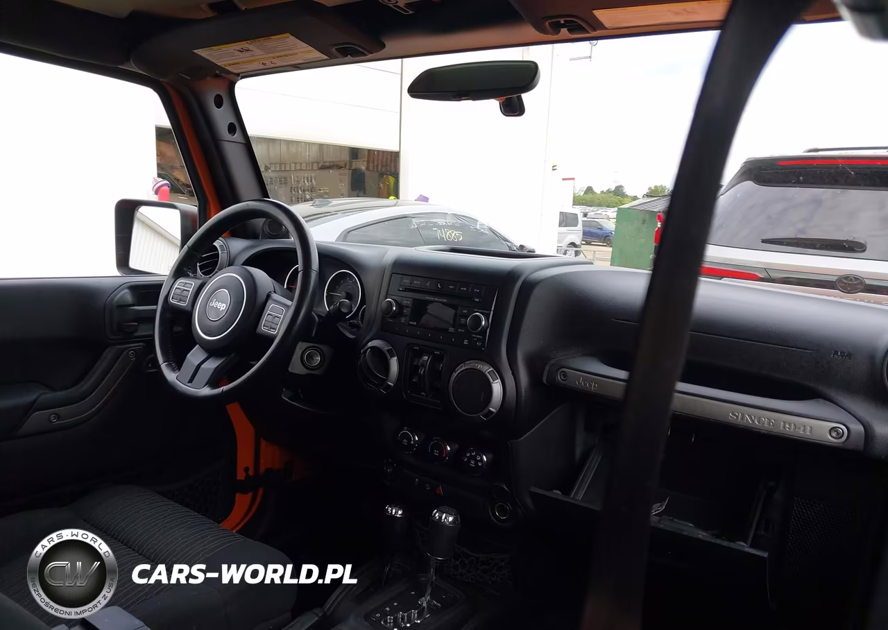 2012 Jeep Wrangler Unlimited Sport VIN:1C4HJWDG0CL208571 - 5