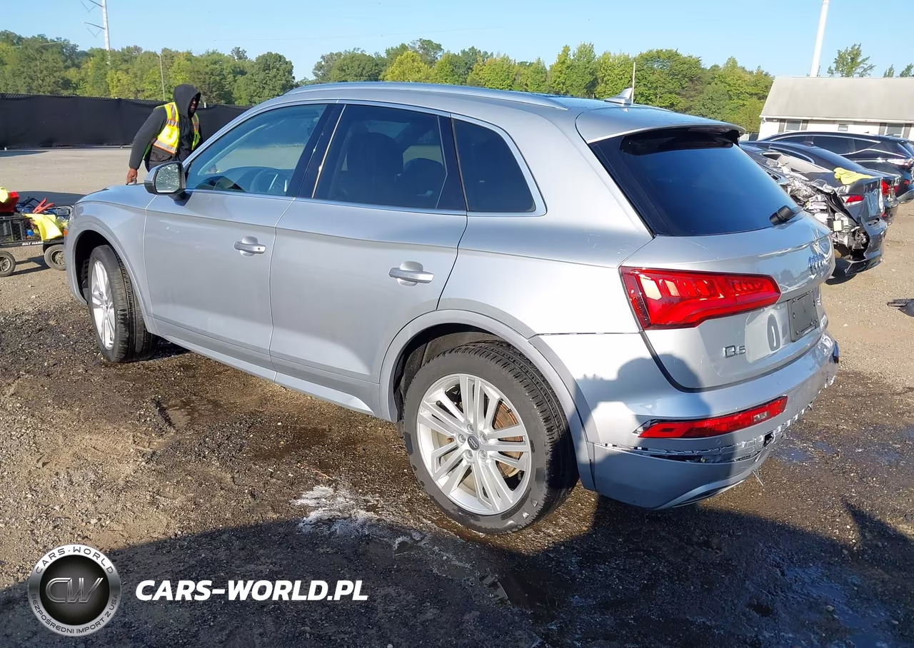 2018 Audi Q5 2.0T Premium-2.0T Tech Premium VIN:WA1BNAFY0J2109605 - 3