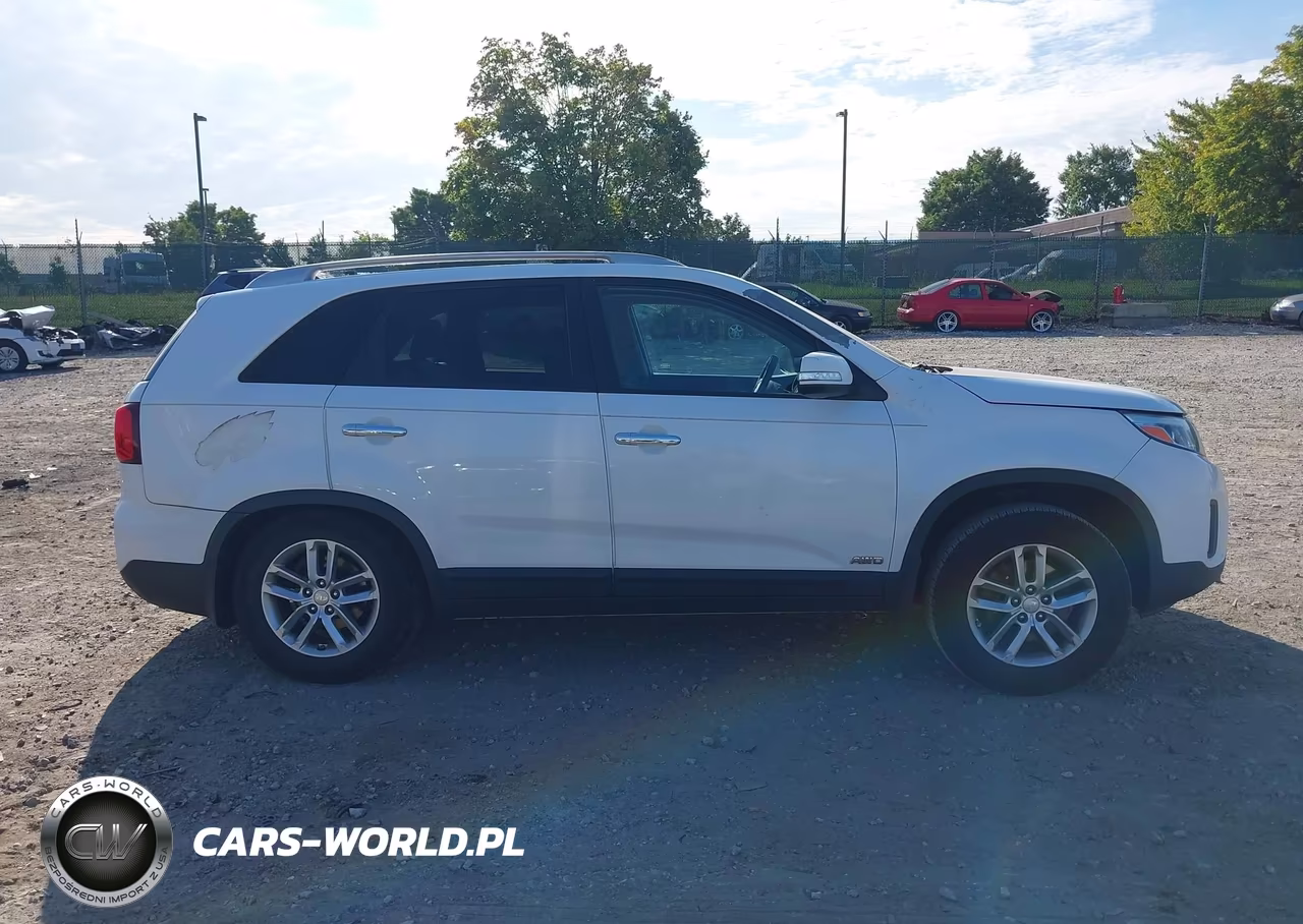 2015 Kia Sorento Lx VIN:5XYKTCA65FG641121 - 12
