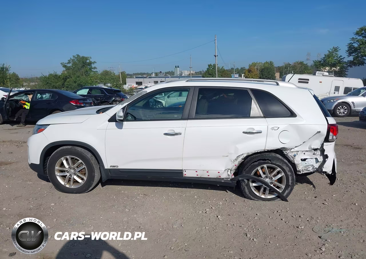 2015 Kia Sorento Lx VIN:5XYKTCA65FG641121 - 13