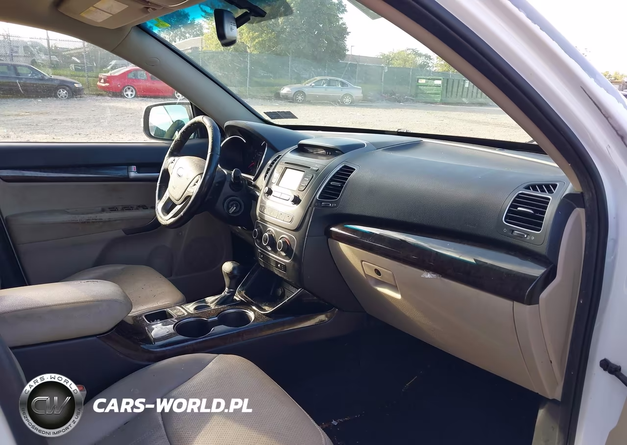 2015 Kia Sorento Lx VIN:5XYKTCA65FG641121 - 5