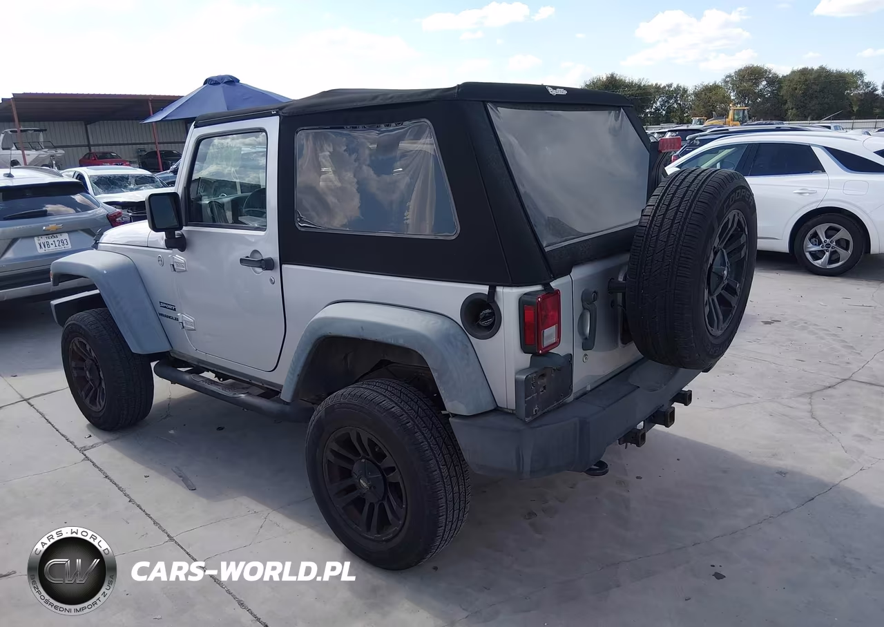 2011 Jeep Wrangler Sport VIN:1J4AA2D15BL528810 - 3