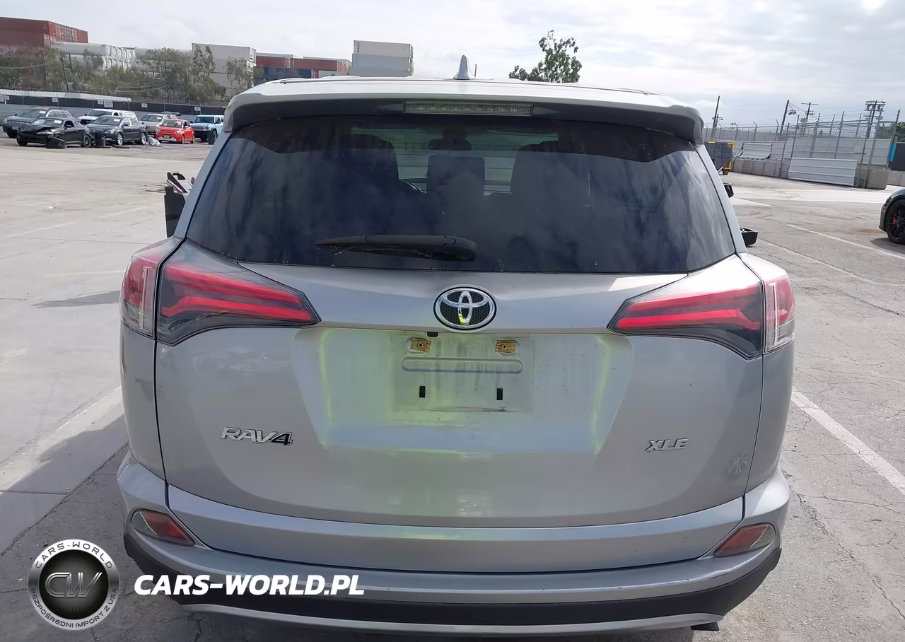 2018 Toyota Rav4 Xle VIN:JTMWFREV7JJ164679 - 16