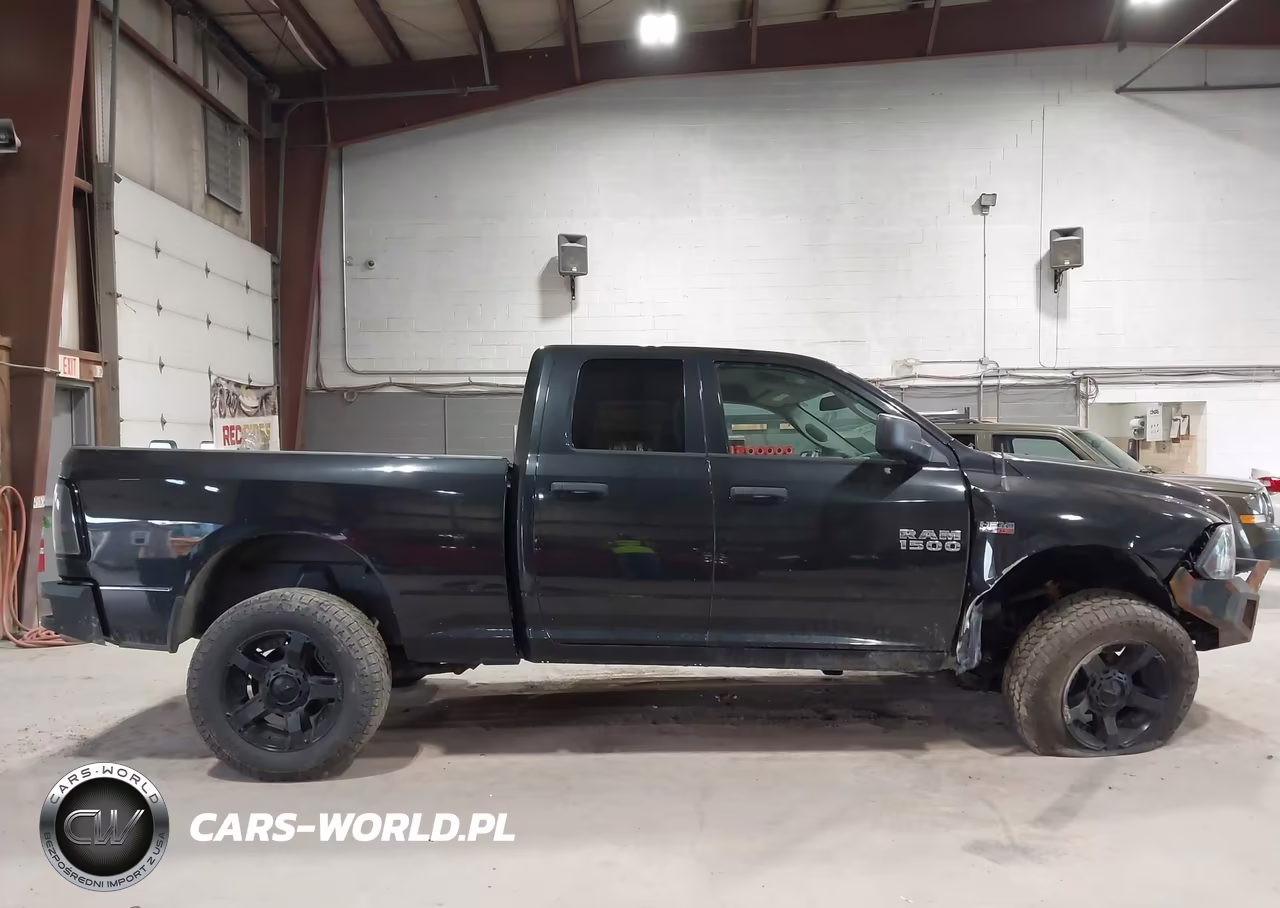 2018 Ram 1500 Express 4X4 6'4 Box VIN:1C6RR7FT7JS175866 - 13