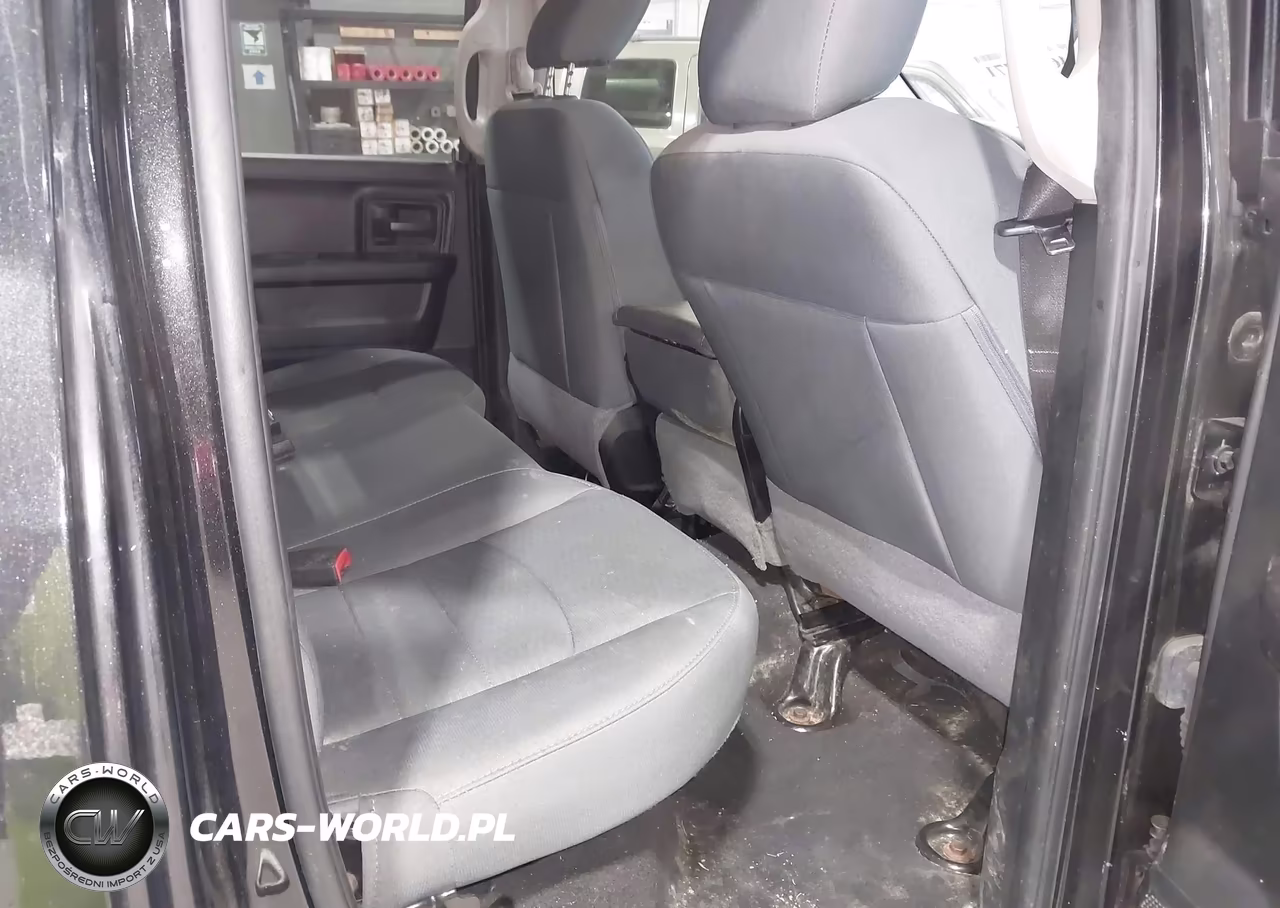 2018 Ram 1500 Express 4X4 6'4 Box VIN:1C6RR7FT7JS175866 - 8