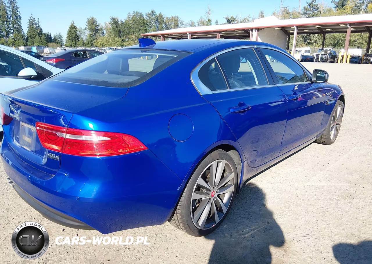 2017 Jaguar Xe 20D Prestige VIN:SAJAK4BN8HA969423 - 4
