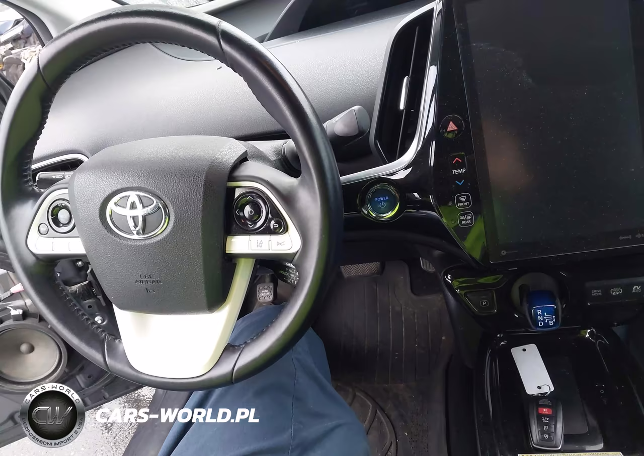 2017 Toyota Prius Prime Premium VIN:JTDKARFP2H3062573 - 11