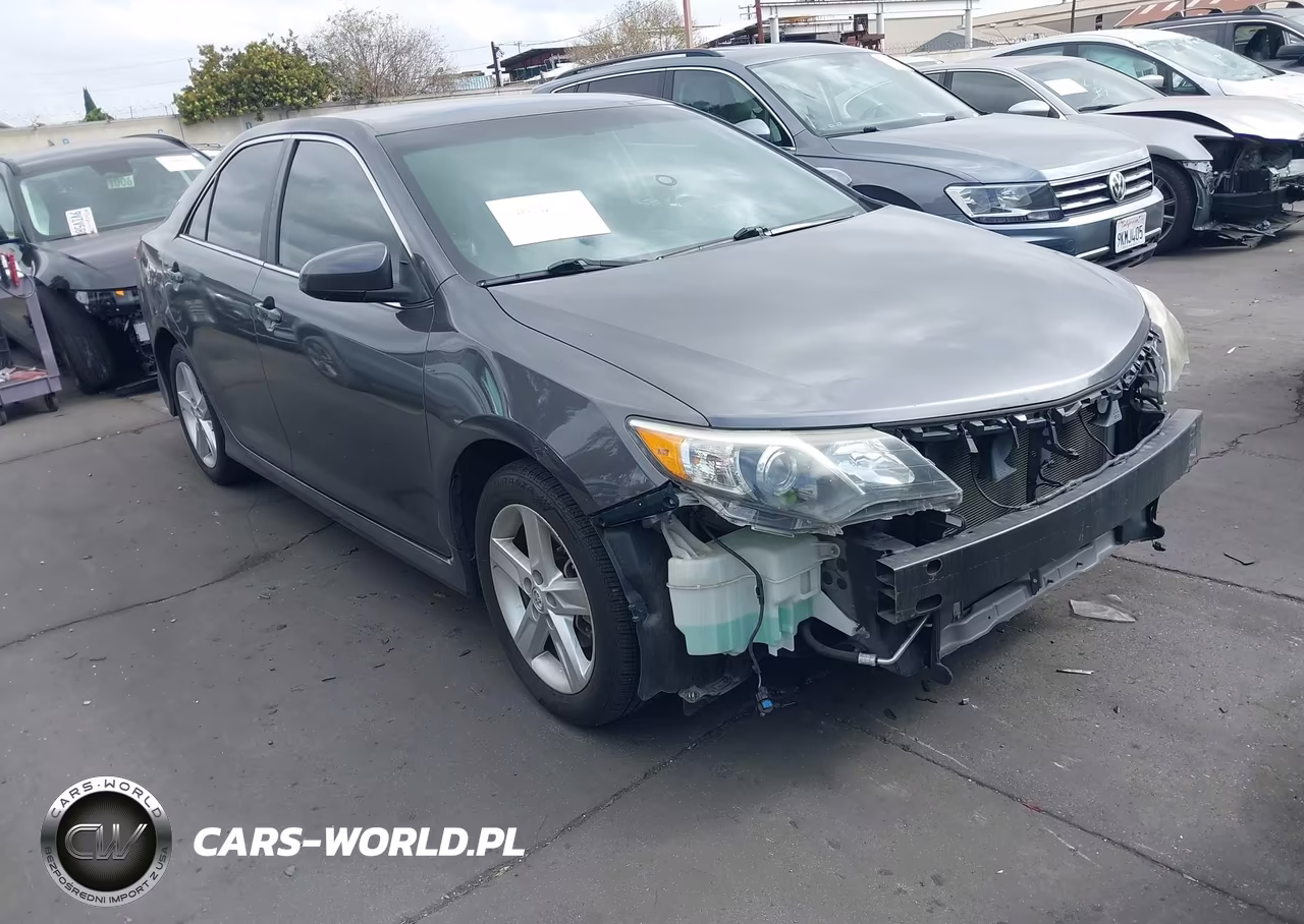 2014 Toyota Camry Se – zdjęcie 1 z 19